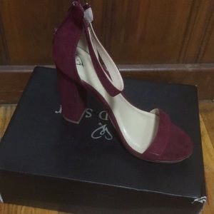 Purple tennis heel
